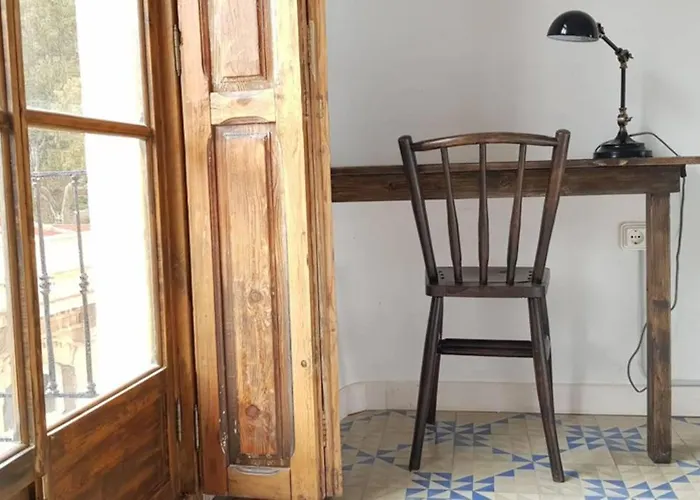 Piso Modernista En Casco Historico Con Garaje