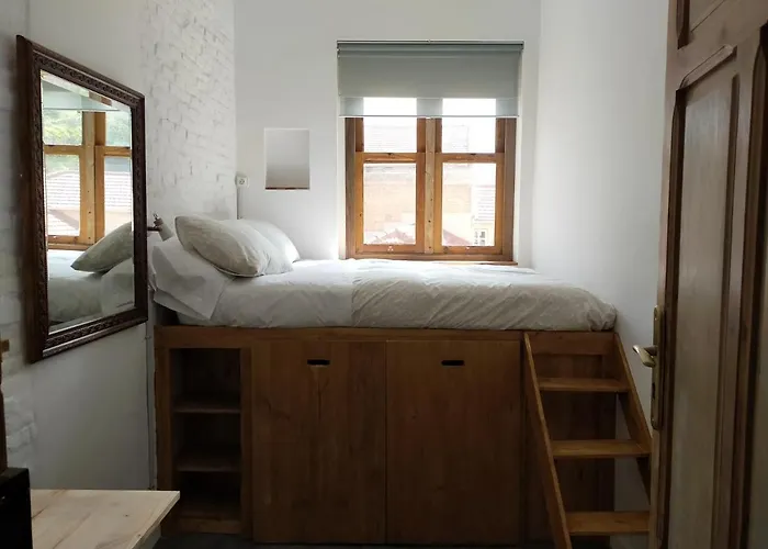 Piso Modernista En Casco Historico Con Garaje