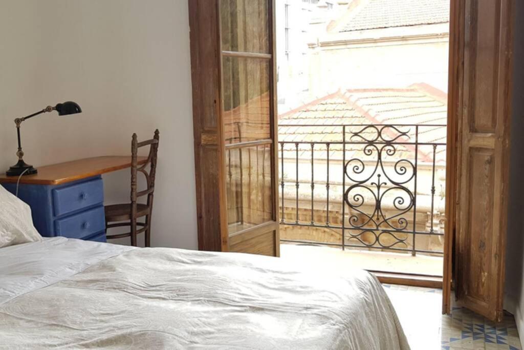 Apartment Piso Modernista En Casco Historico Con Garaje